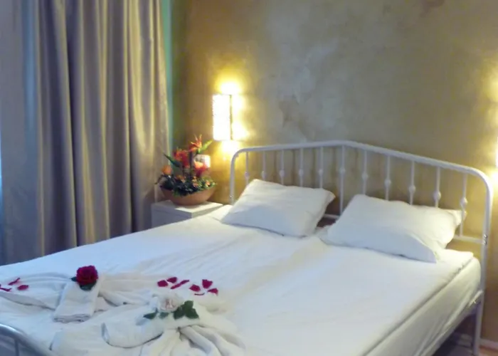 Aparthotel Tourist Complex Rose Village 2*