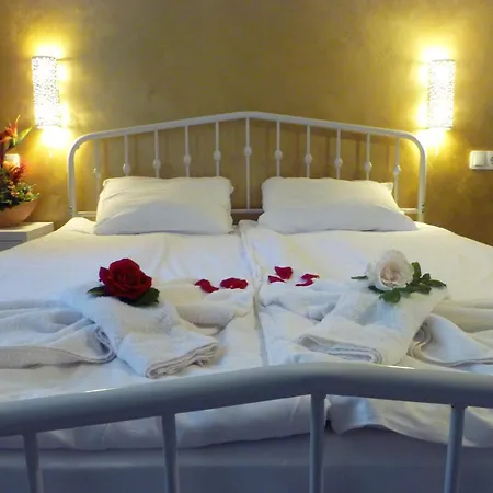 Tourist Complex Rose Village ساني بيتش