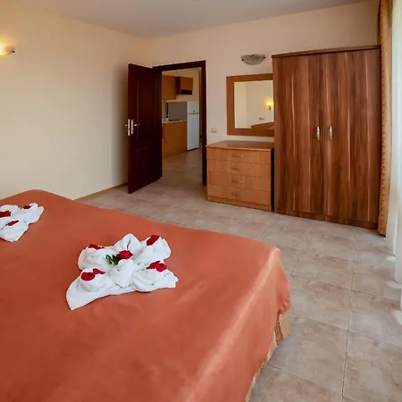 Tourist Complex Rose Village ساني بيتش